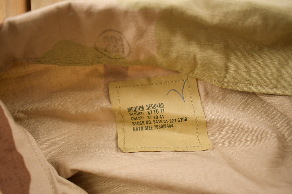 Vintage 1999 Desert Camo Button Up Military Coat Size Medium Reg