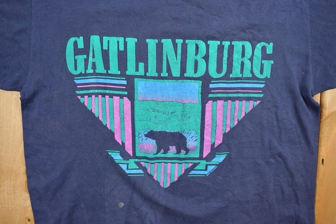 Vintage 1980s Gatlinburg Bear Souvenir T Shirt / Streetwear / Made In USA / Vacation Tee / Travel T Shirt / 80s Shirt / Jerzees