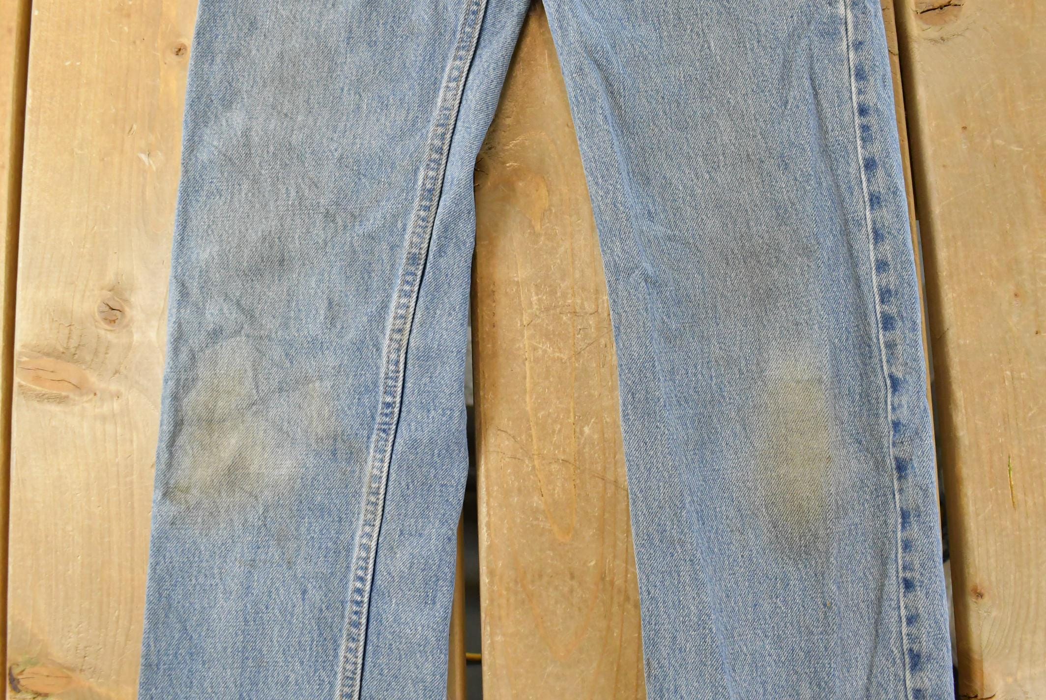Vintage 1990s Levi's Denim Jeans Women's 26 x 34 / Original Fit / 90s Levi's / Distressed Sun Faded Jeans