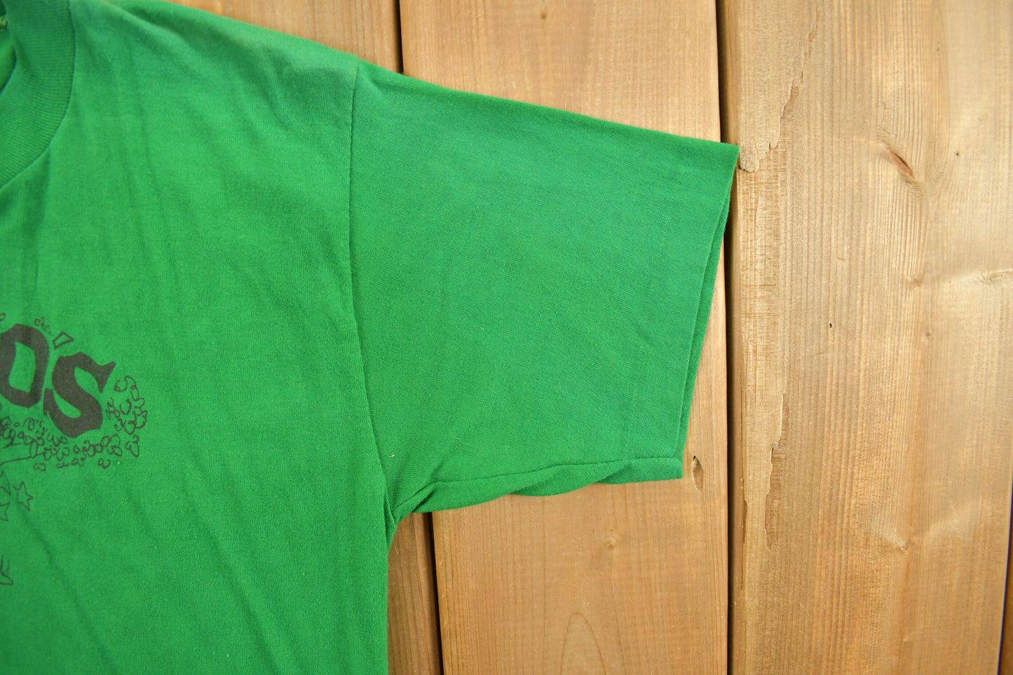 Vintage 1980s Bilbos Tree Graphic Souvenir T Shirt / 80s Shirt / Single Stitch / Green / Irish