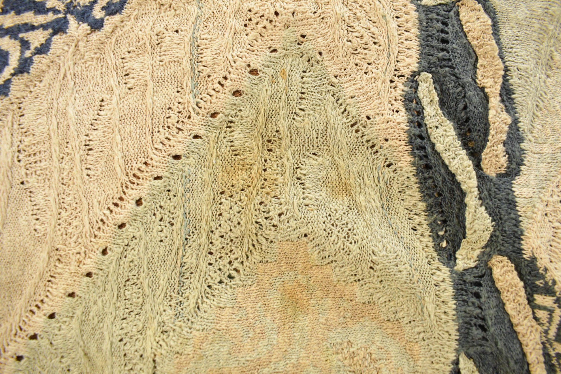 Vintage 1990s Coogi Classic 3D Knit Abstract Crewneck Sweater Men's Large