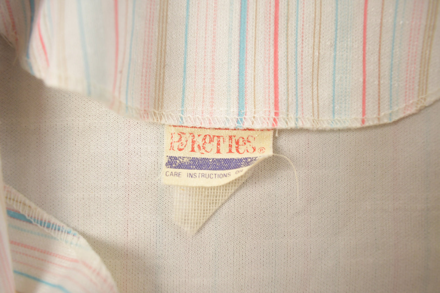 Vintage 1980s Pykettes Striped Button Up Shirt / 1980s Button Up / Vintage Flannel / Basic Button Up / All Over Print / Striped Shirt