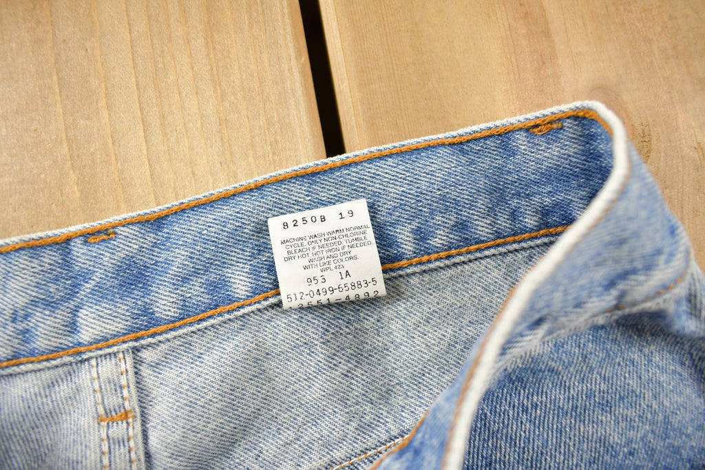 Vintage 1990s Levi's 550 Medium Wash Women's Jeans Size 30 x 27
