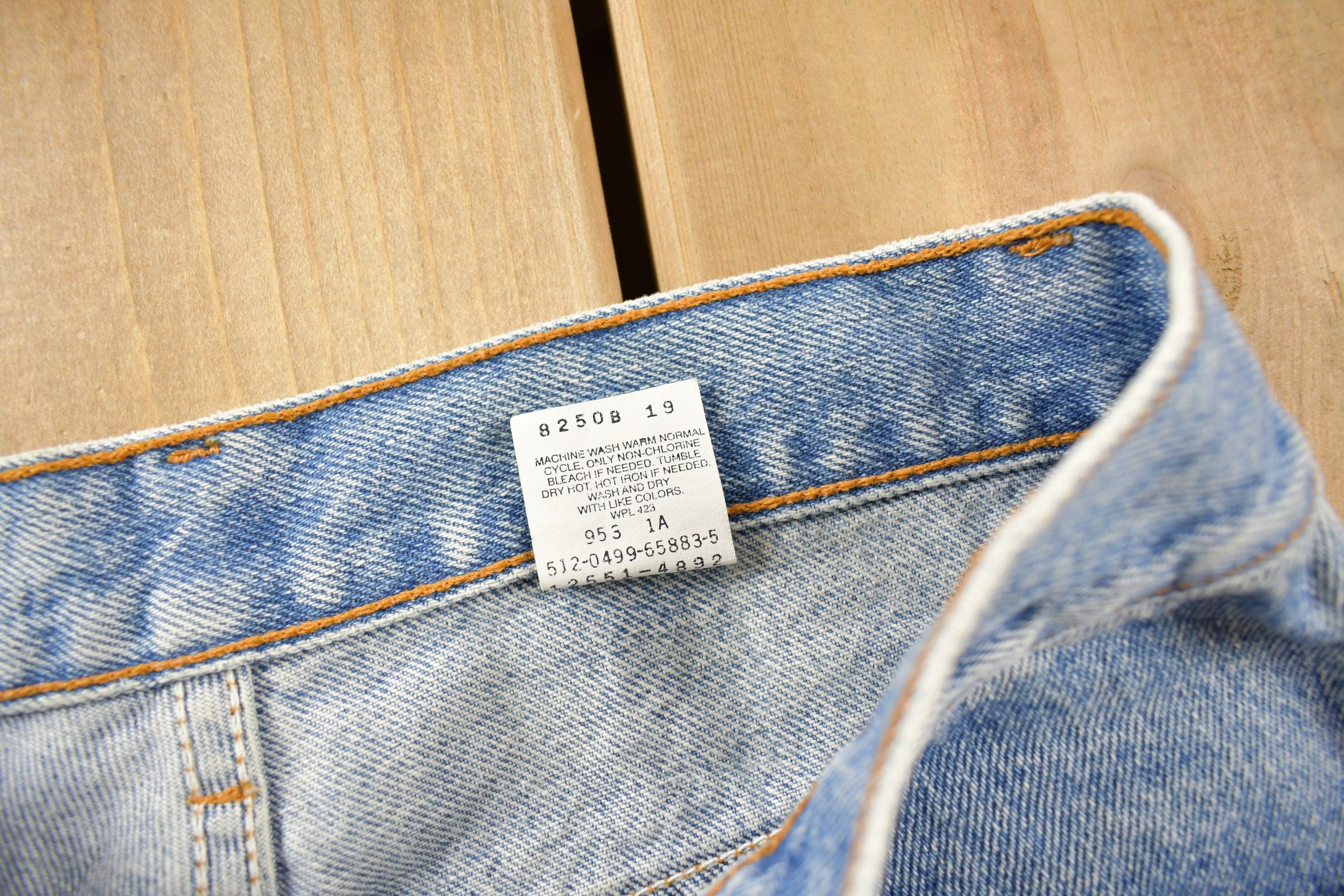 Vintage 1990s Levi's 550 Medium Wash Women's Jeans Size 30 x 27