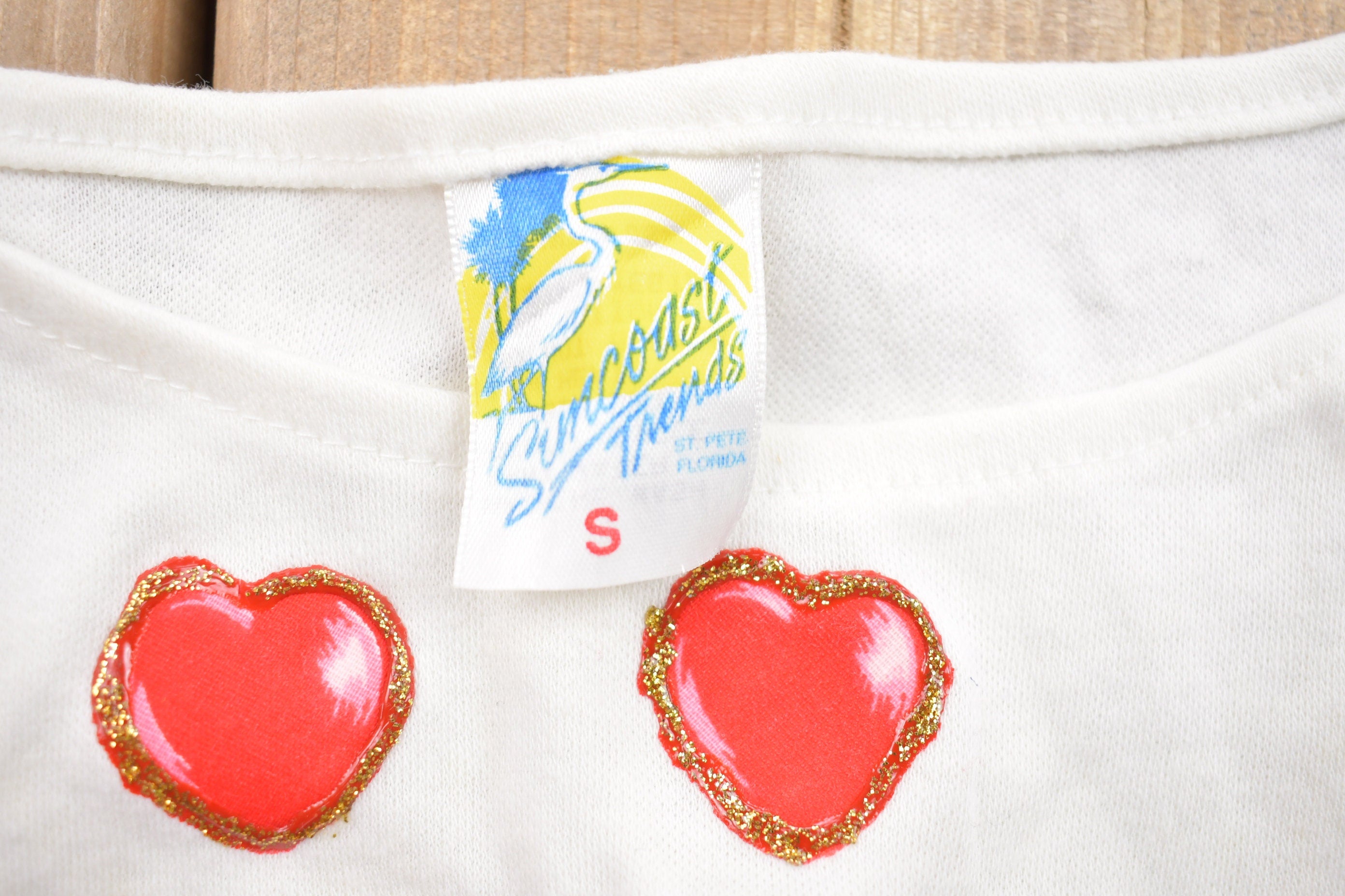 Vintage 1980s Women's Heart Graphic Shirt