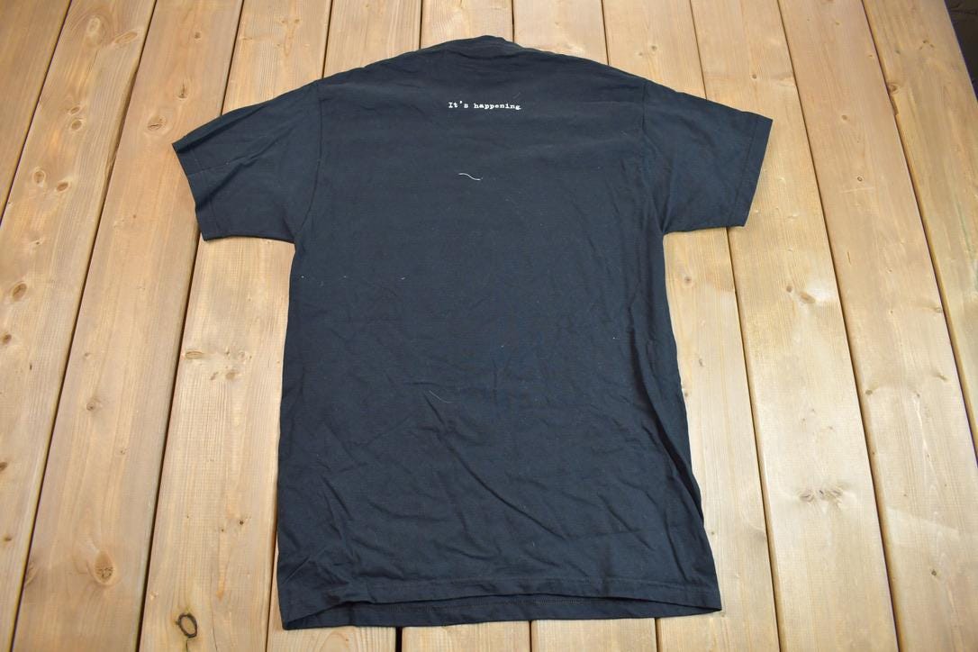 Vintage 2002 Signs M. Night Shyamalan Movie Promo T-shirt