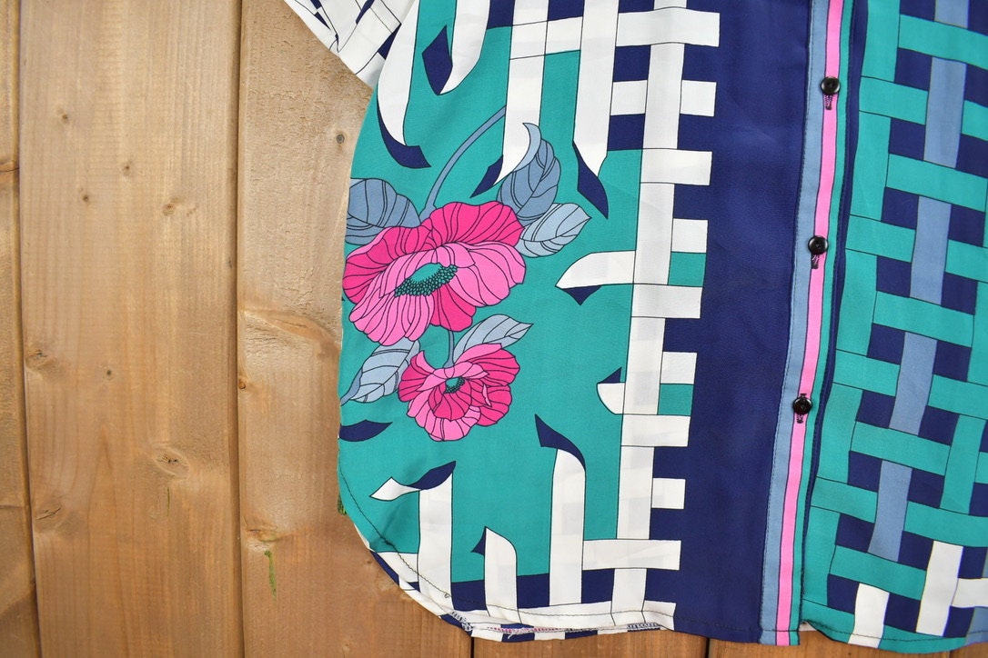 Vintage 1990s Floral Button Up Short Sleeve Shirt