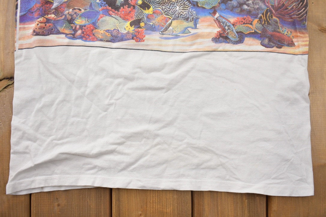 Vintage 1990s Dolphins Turtle Sea Fish Theme Graphic T-Shirt