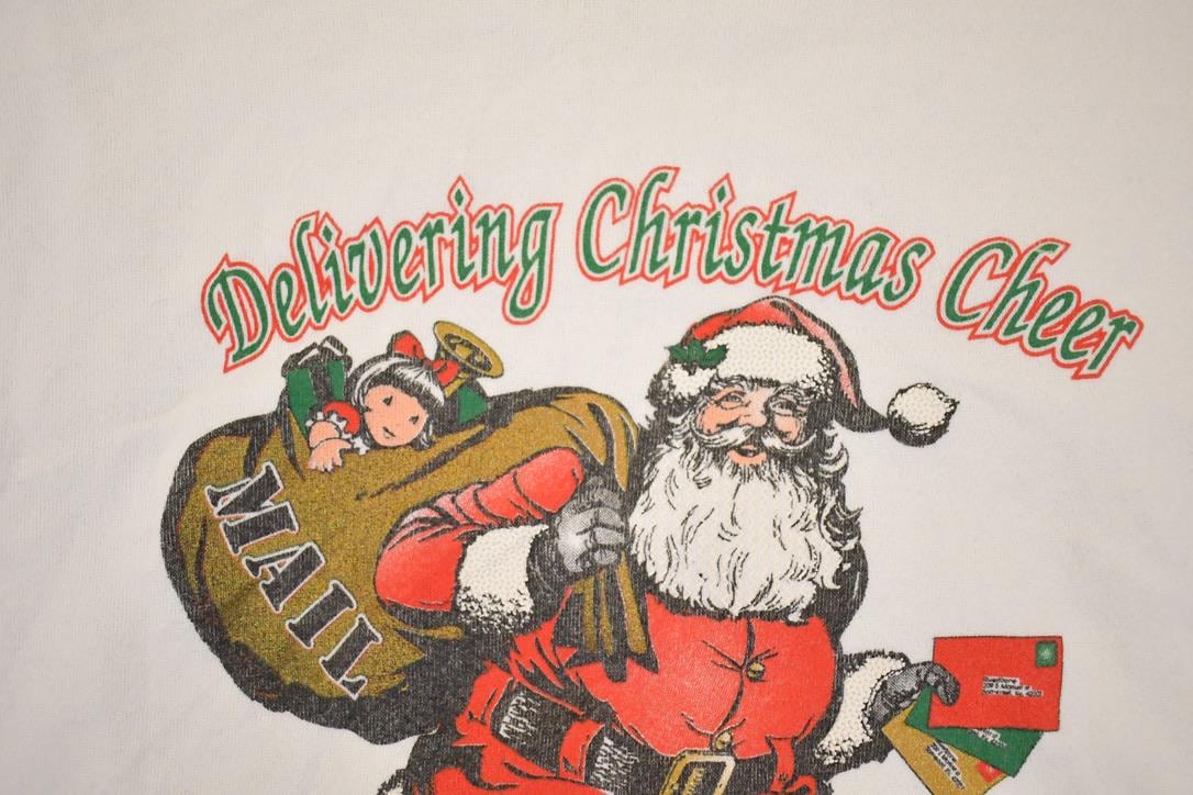 Vintage 1990s Delivering Christmas Cheer Graphic Print Santa Crewneck Sweatshirt Mens L