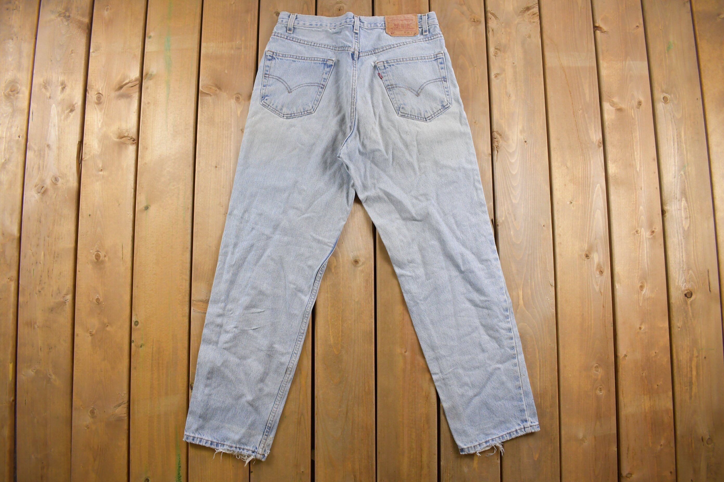 Vintage 1990s Levi's 550 Red Tab Distressed Denim Jeans Size 32 x 31