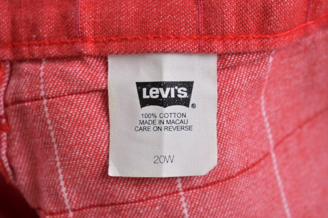 Vintage 1980s Levis Red Denim Capris Size 39 x 21