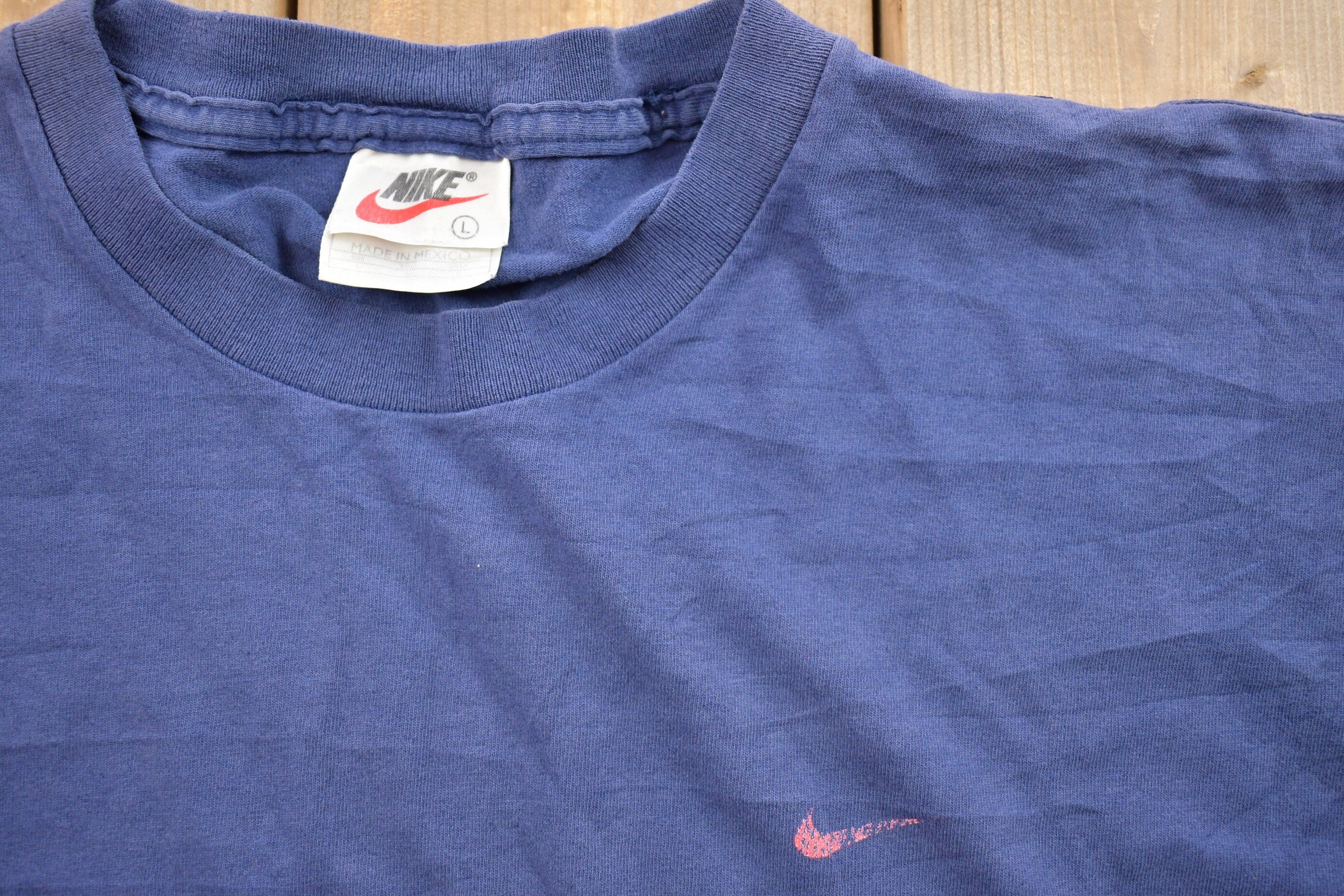 Vintage 1990s Nike Small Logo Graphic T-Shirt