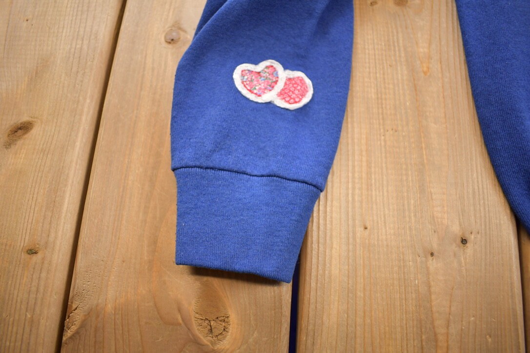 Vintage 1990s 3D Hearts Floral Embroidered Crewneck Sweatshirt / 90s Crewneck / Souvenir / Athleisure / Streetwear