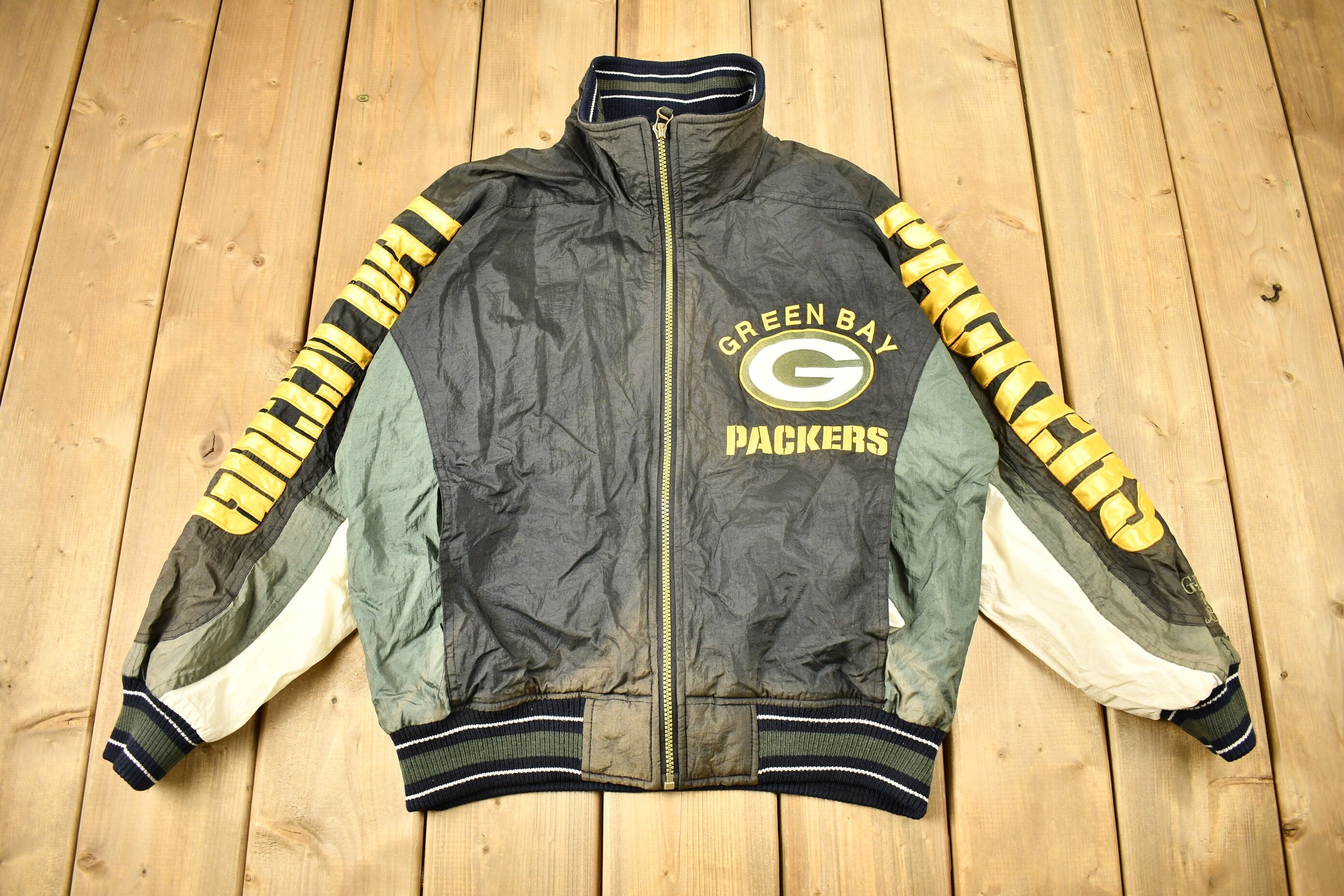 Vintage 1990s Green Bay Packers NFL Ladies First Puffer Jacket