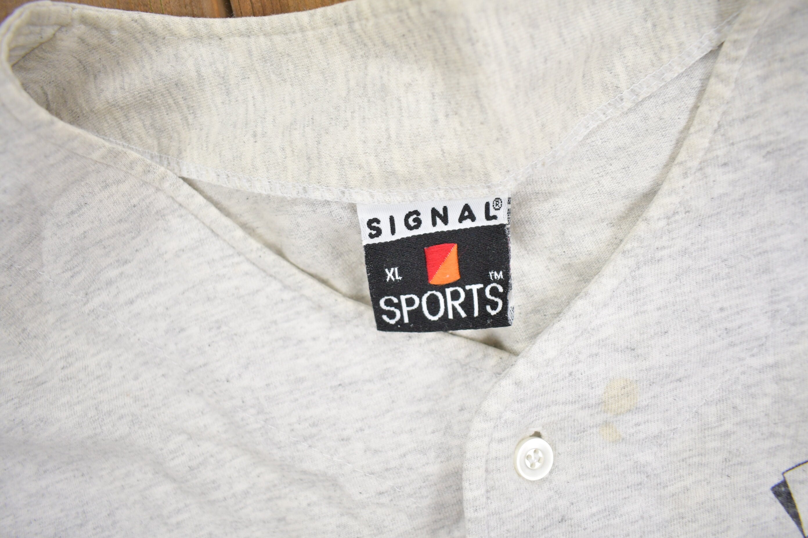 Vintage 1993 Looney Tunes Baseball Jersey Shirt