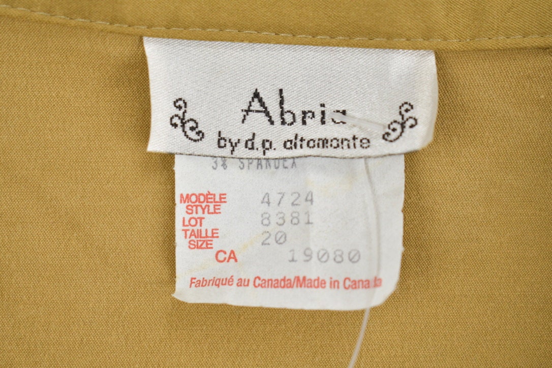 Vintage 1990s Abria By D.P. Altomonte Gold Blank Womens Button Up Vest