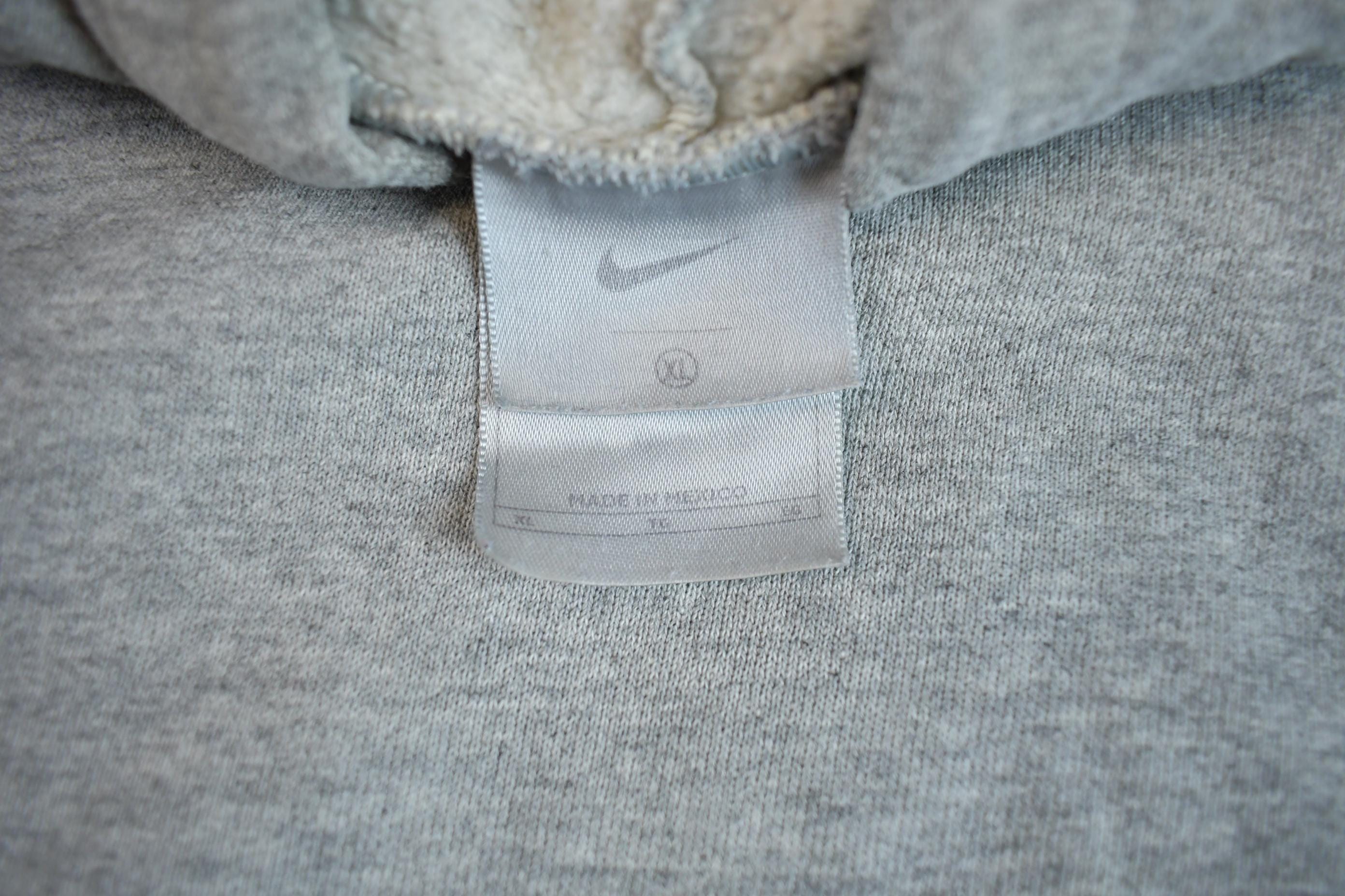 Vintage Y2K Nike Embroidered Mini Middle Swoosh Hoodie