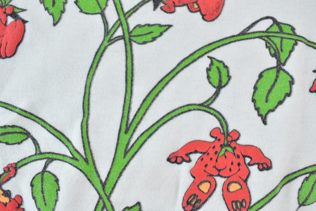 Vintage 1989 Strawberries Teddy Bear Single Stitch Tank Top