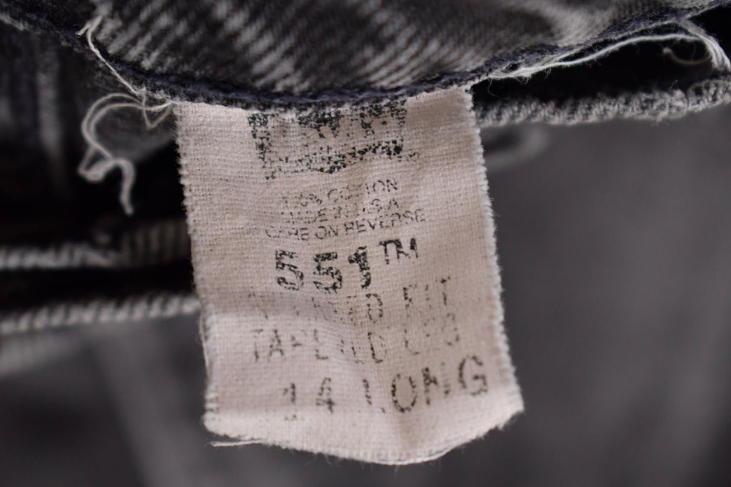 Vintage 1990s Levi's 551 Red Tab Jeans Size 32 x 31.5