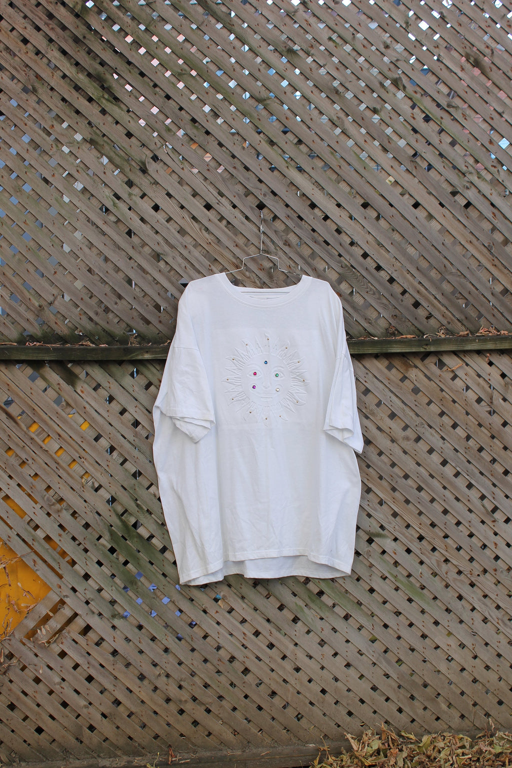 Vintage 1990s Sun Theme Embossed Graphic T Shirt