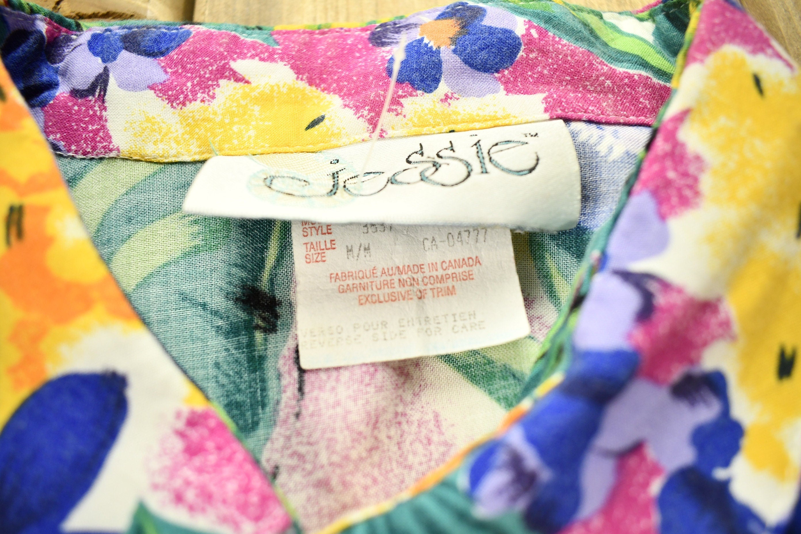 Vintage 1970s Jessie Floral Button Up Shirt /