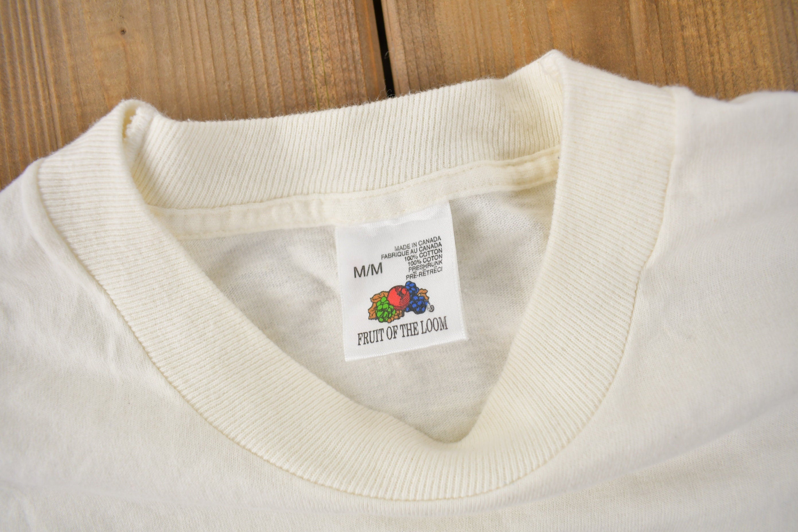 Vintage 1990s Grizzly Bear Victoria Canada Single Stitch Graphic T-Shirt Made In Canada