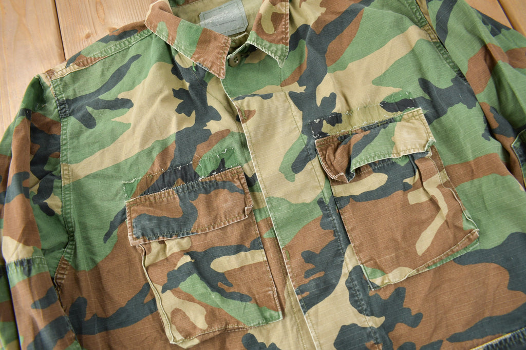 Vintage 1990s Military Woodland Camo Button Up Combat Jacket Size Medium Regular