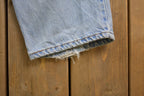 Vintage 1990s Levi's 550 Red Tab Ripped Denim Jeans Size 32 x 31