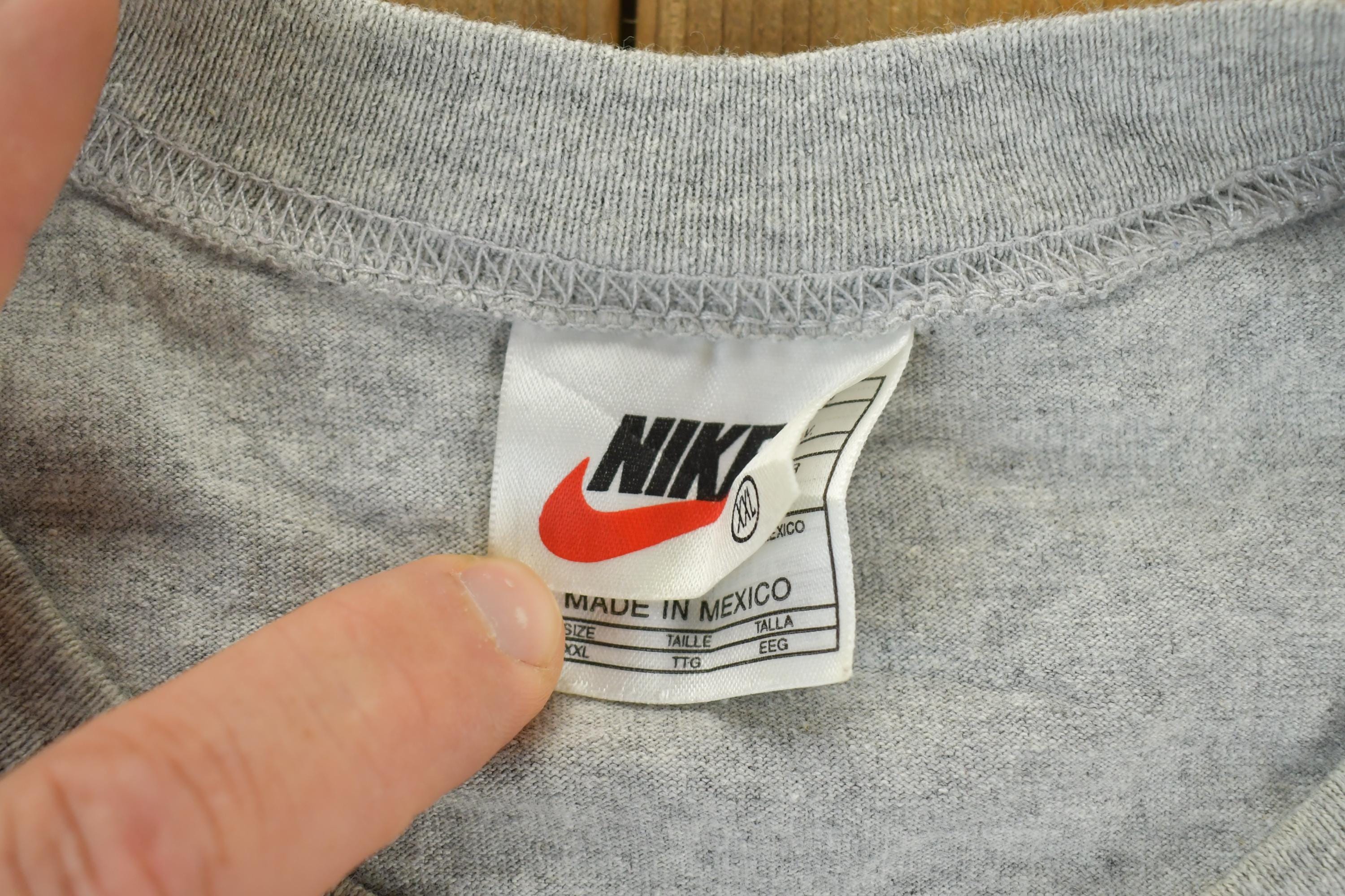 Vintage 1990s Nike Chicago Bulls NBA Graphic T-Shirt