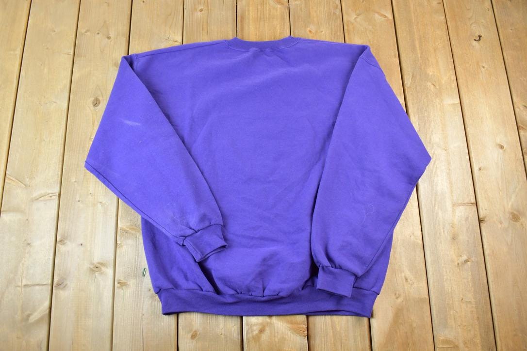 Vintage 1990s Lady Snowman Outdoorsman Crewneck Sweatshirt