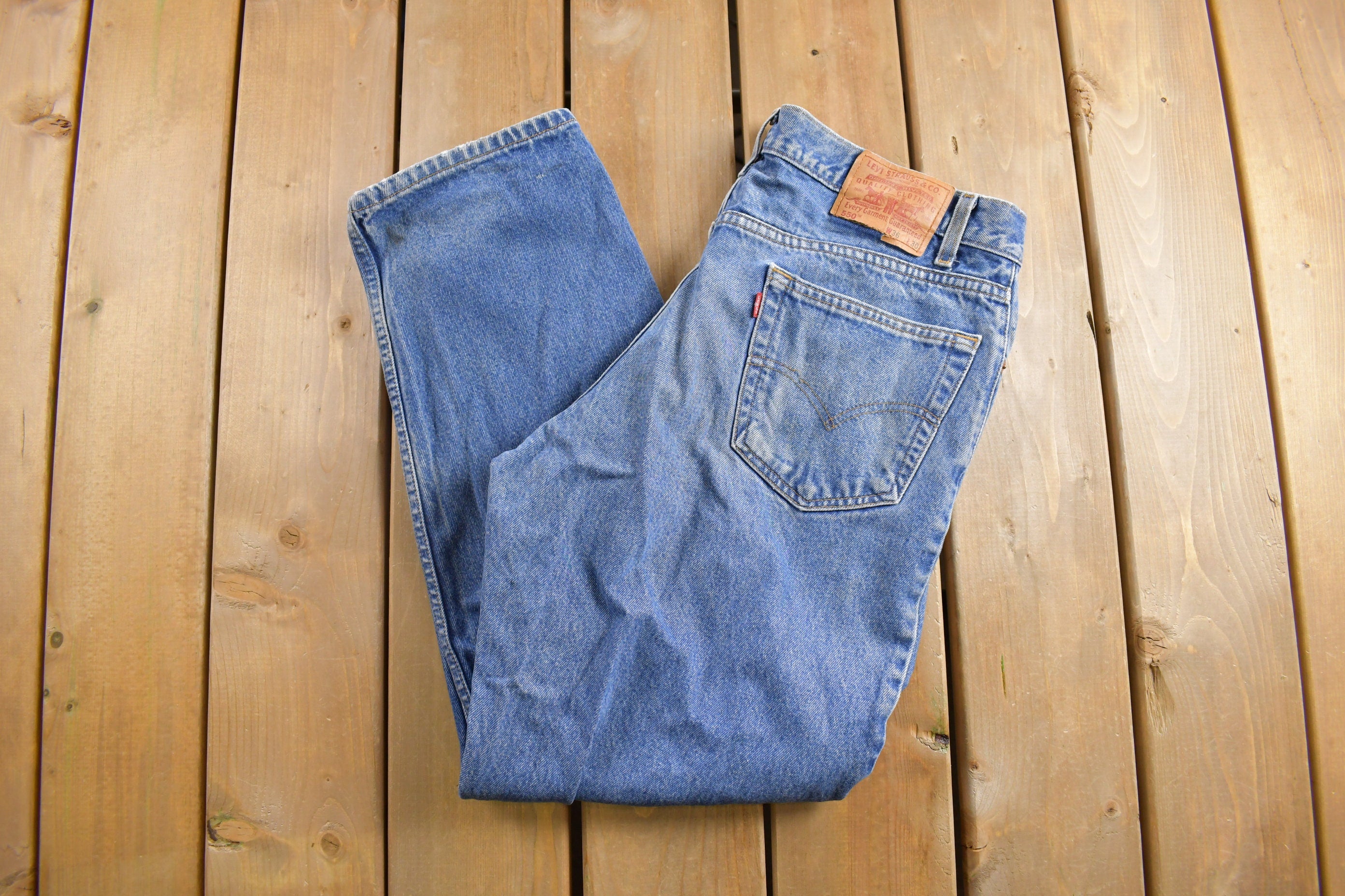 Vintage 1990s Levi's 550 Red Tab Jeans Size 36 x 29.5