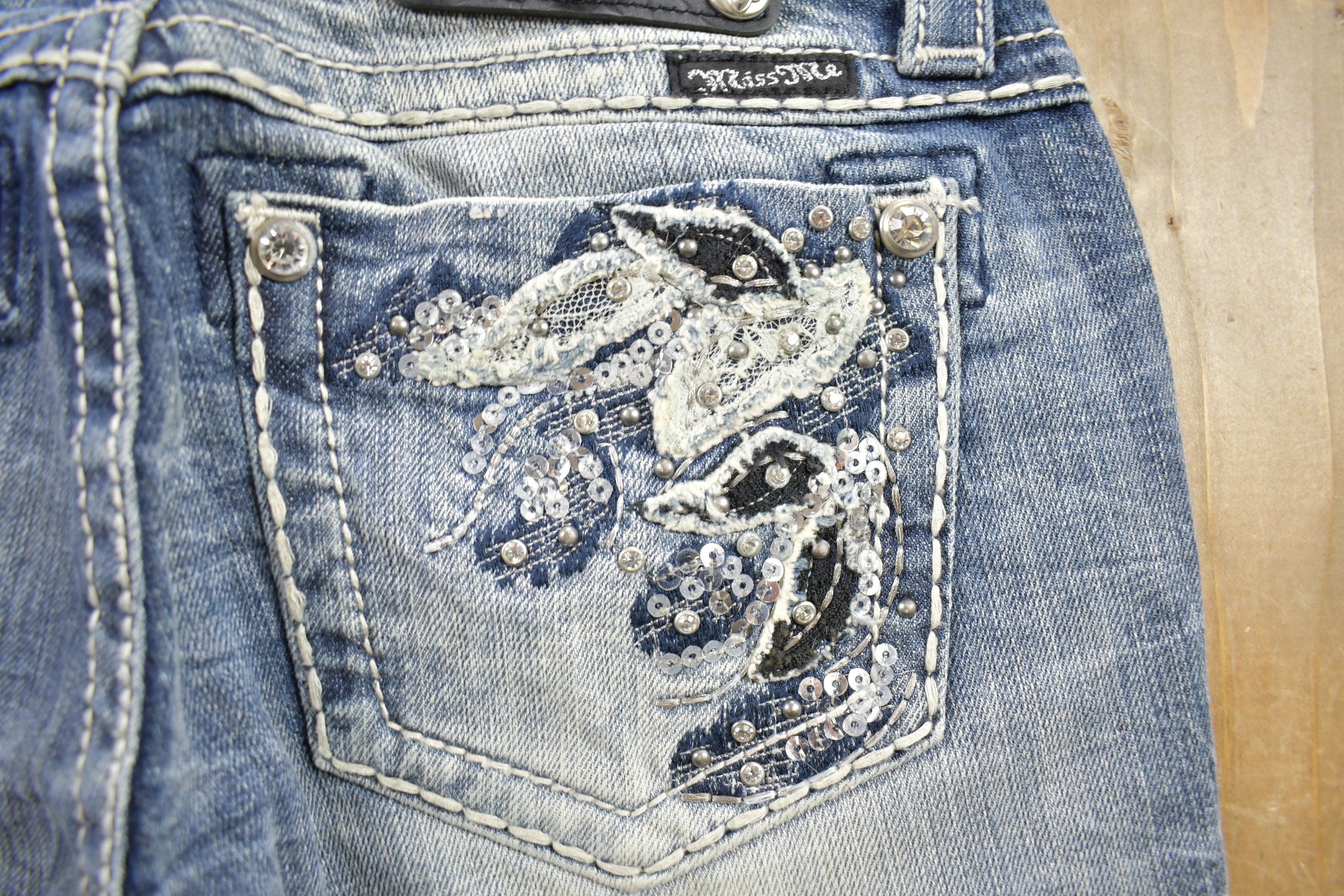 Vintage Y2K Miss Me Bedazzled Low Rise Jeans Size 26x32