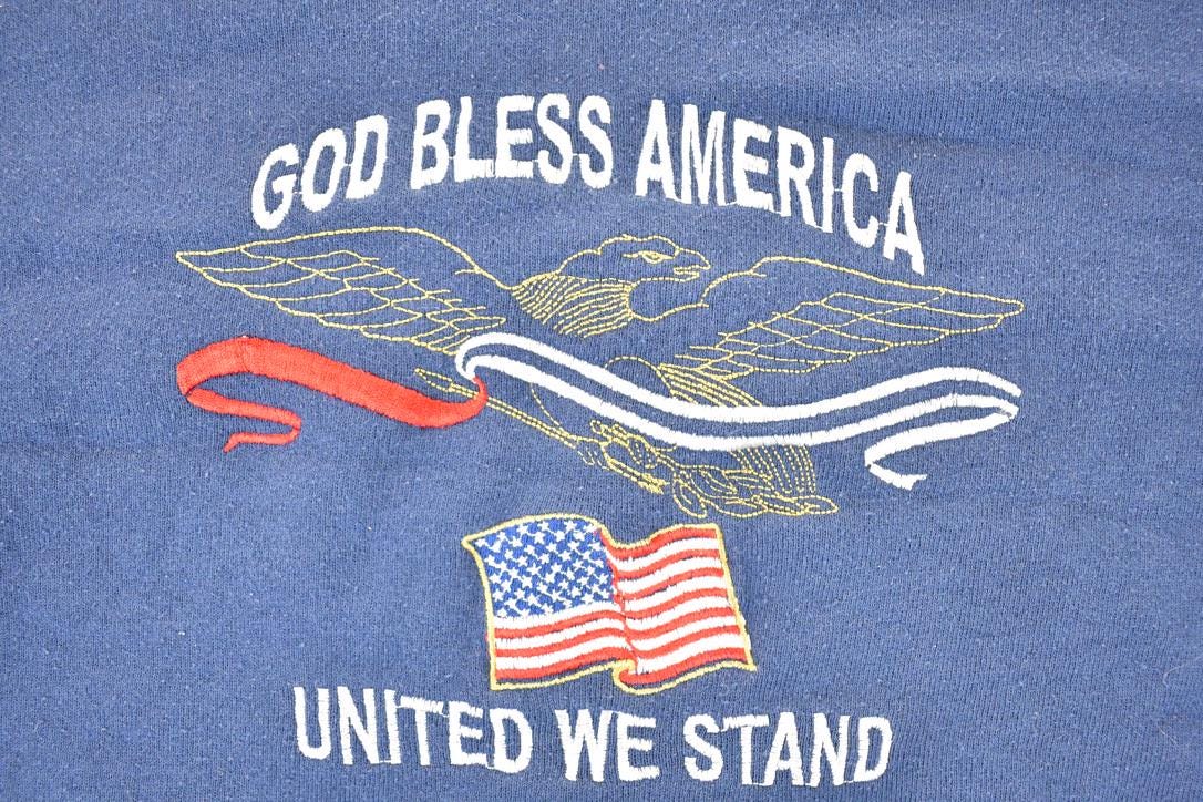 Vintage 1990s God Bless America Embroidered Crewneck Sweatshirt Men's XL