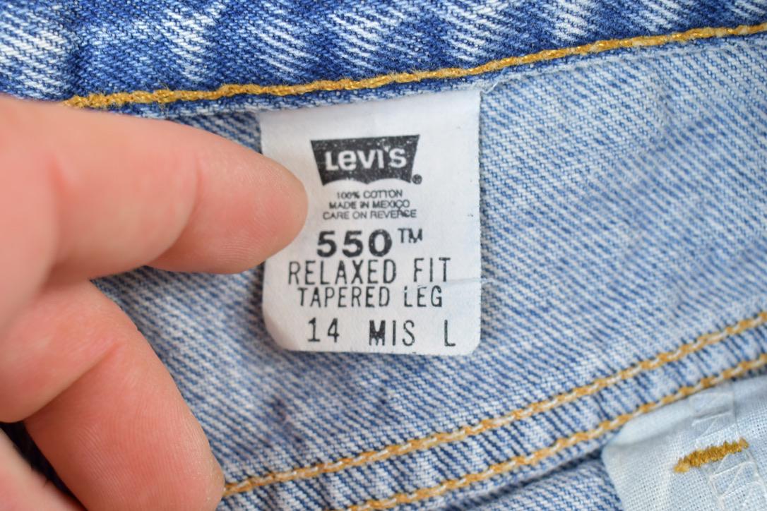 Vintage 1990s Levi Strauss 550 Red Tab Denim Jeans Size 32 x 32