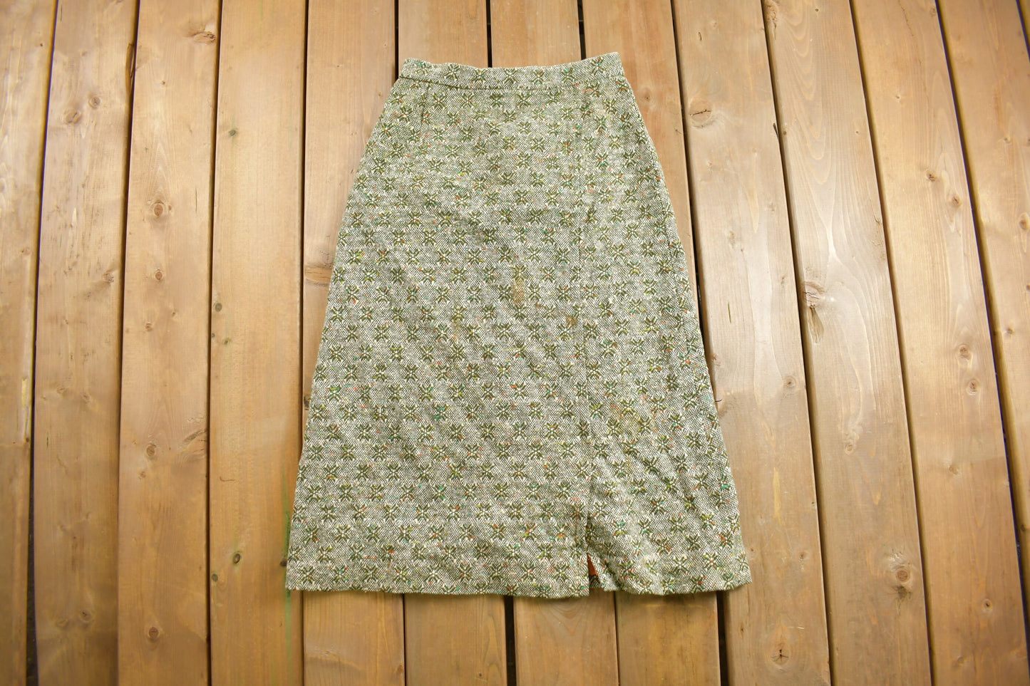 Vintage 1960s Green Skirt Size 26 x 30 / True Vintage Skirt / Woven / Vintage Skirt / Union Made In USA