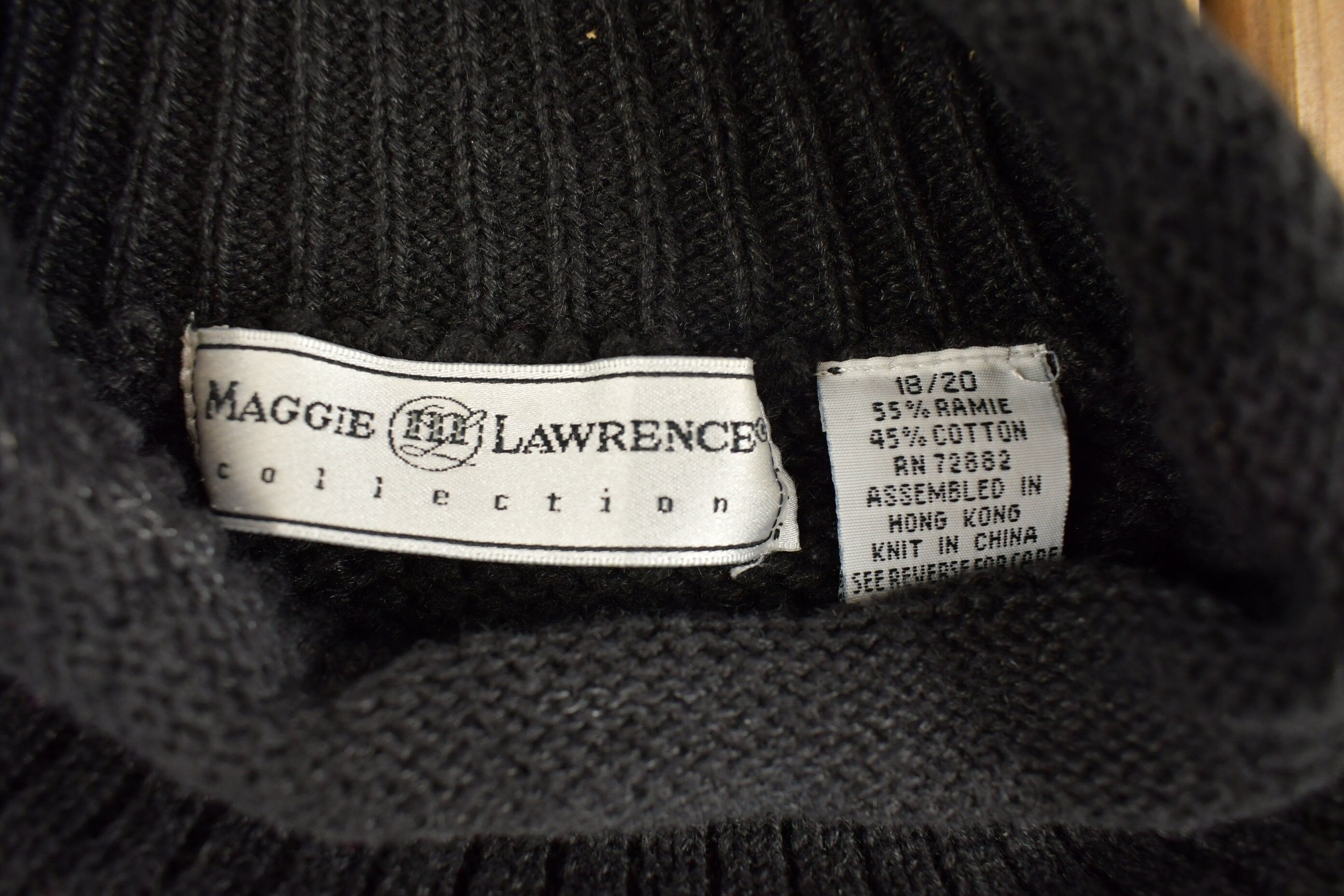 Vintage 1990's Maggie Lawrence Womens Floral Knit Sweater