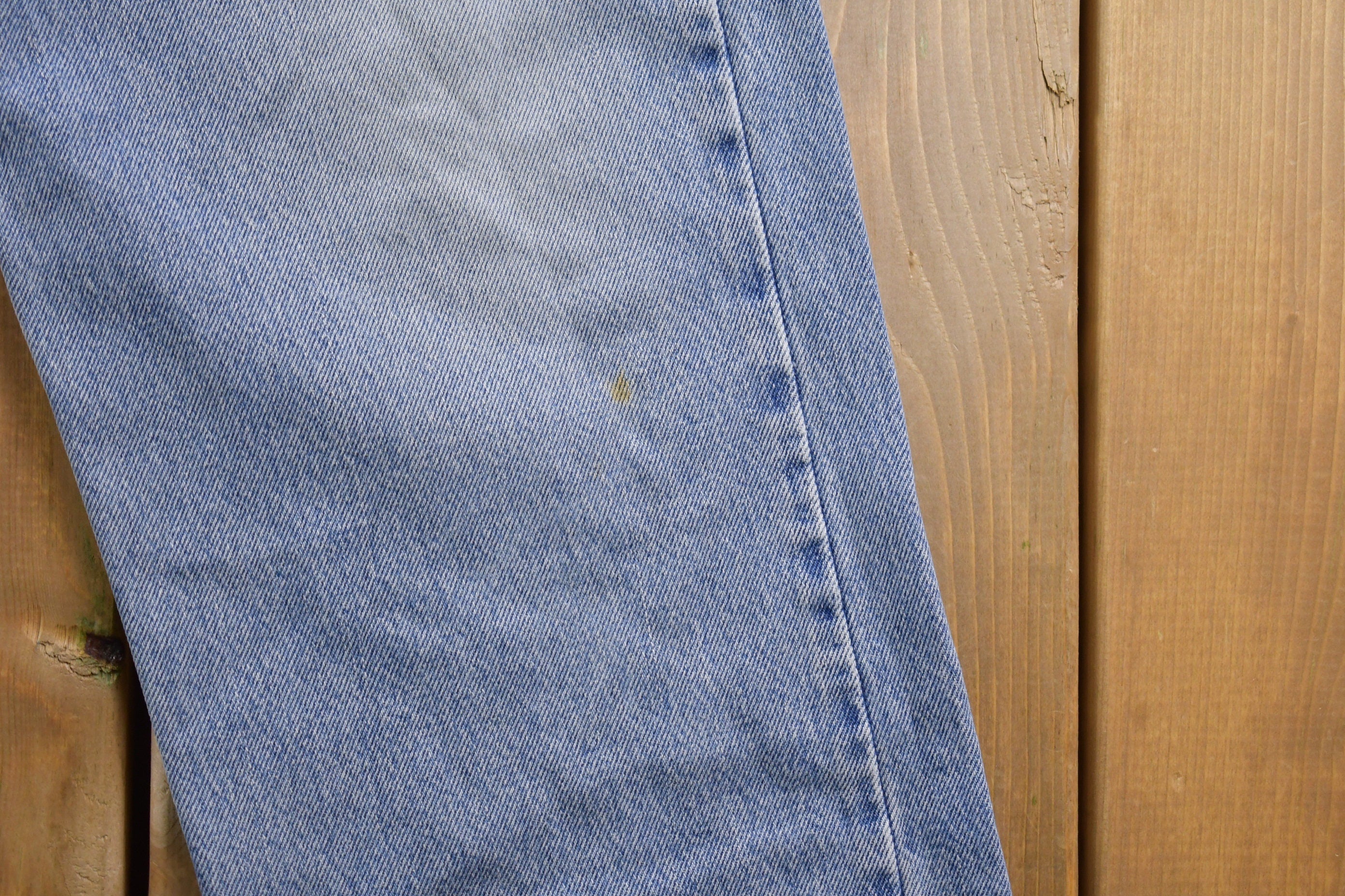 Vintage 1990s Levi's 505 Red Tab Jeans Size 32 x 30