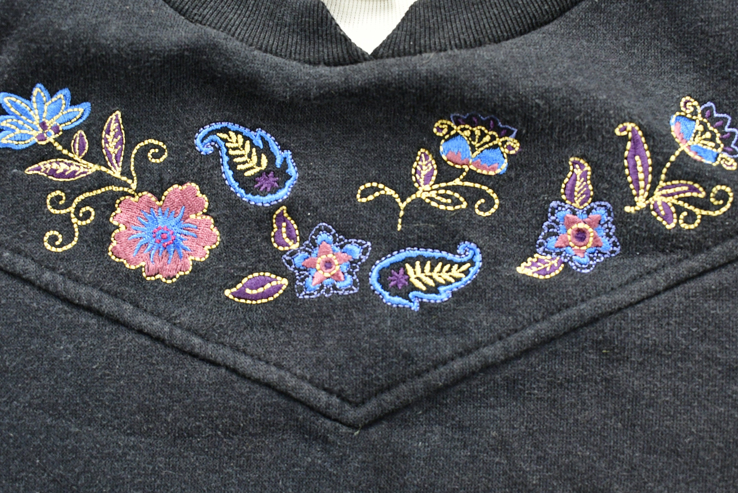 90s Floral Embroidered Crewneck
