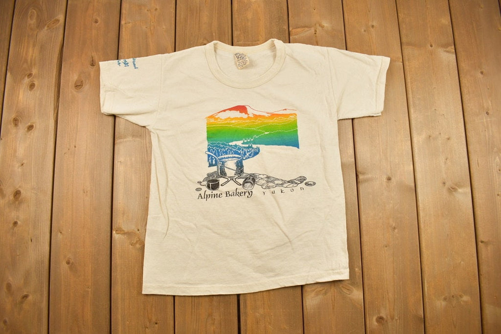 Vintage 1990s Yukon Rainbow Souvenir T Shirt