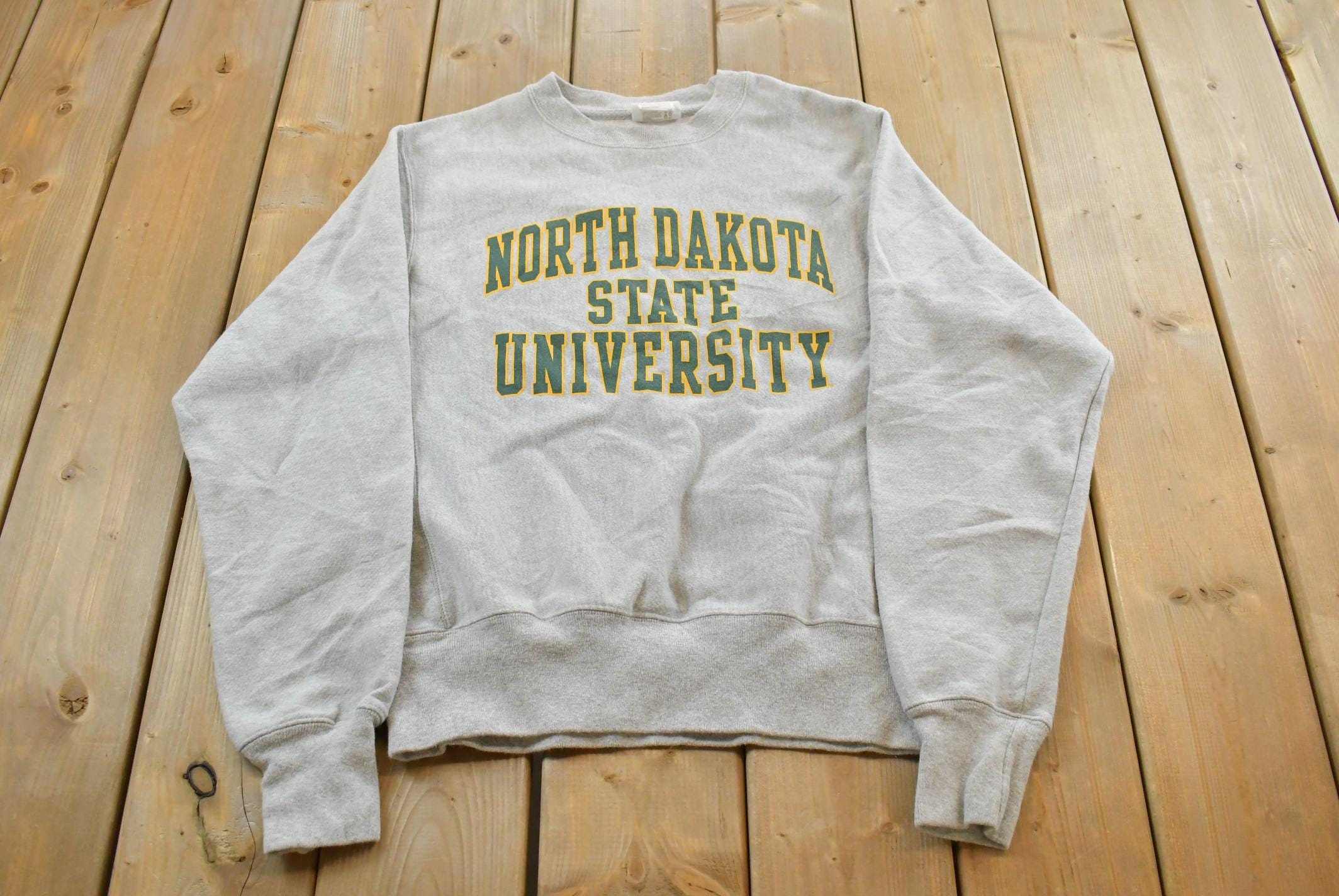 Vintage Y2K North Dakota State University Champion Reverse Weave Crewneck Sweatshirt Men's S / Heavyweight Crossgrain / Collegiate