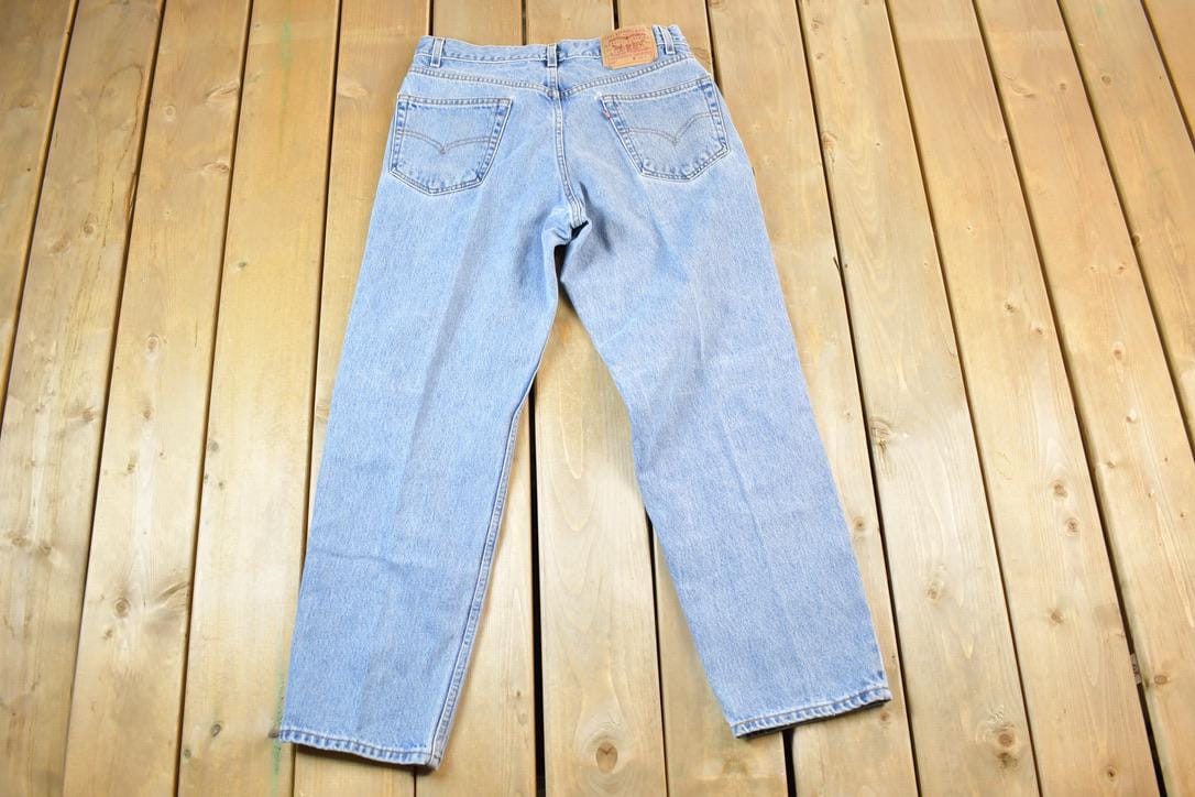 Vintage 1990s Levi Strauss Red Tab 550 Denim Jeans Size 34 x 30 Made In USA