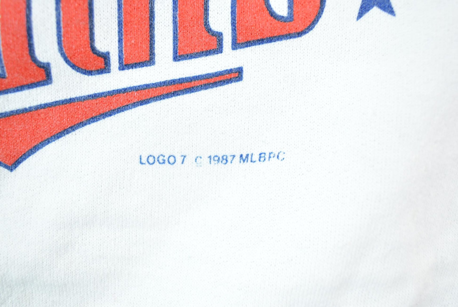 Vintage 1987 Minnesota Twins World Series Champions Logo 7 MLB Crewneck Sweatshirt / Made In USA / Embroidered Sportswear / Americana