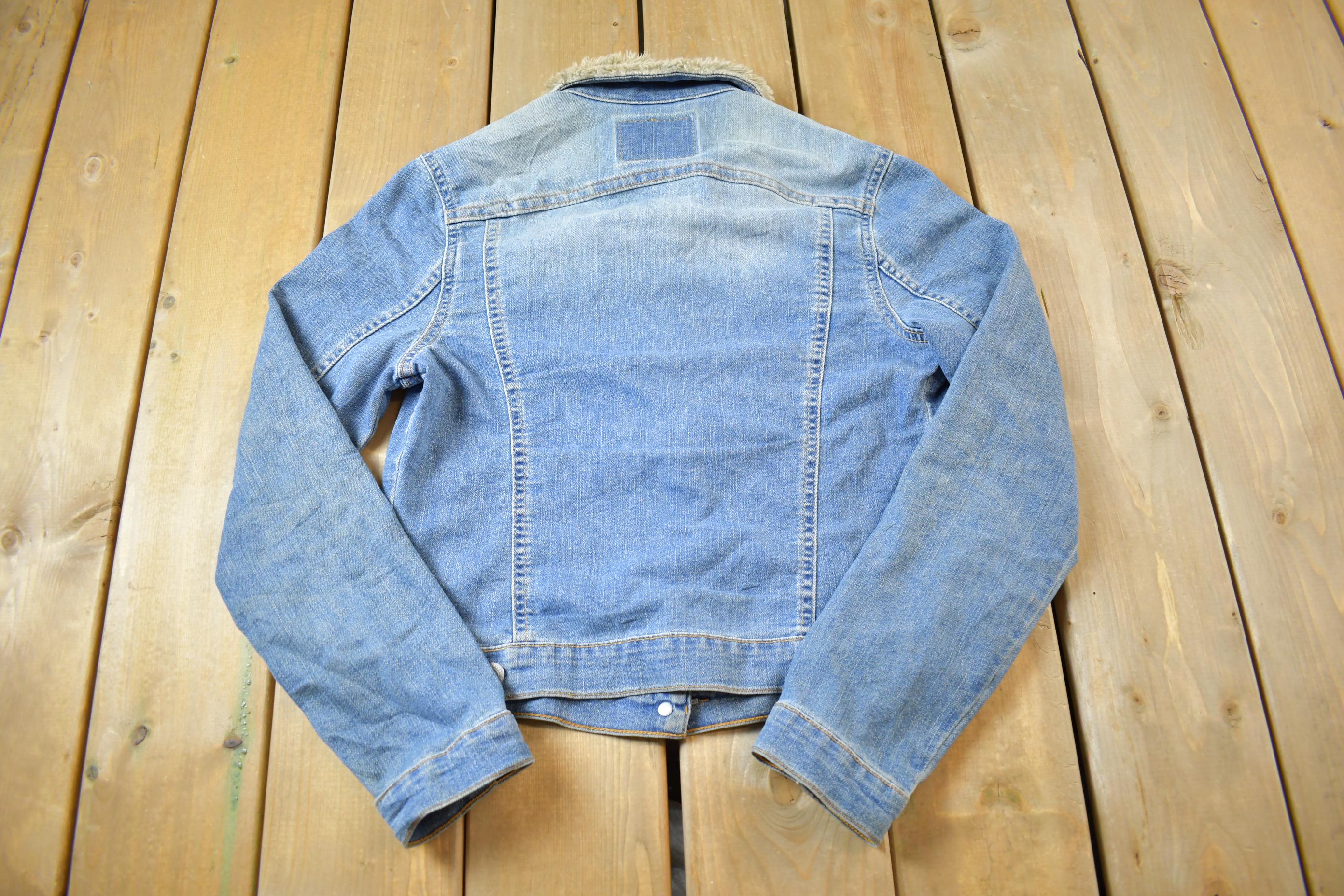 Vintage 1990s Levis Denim Jacket Faux Fur Collar Made In USA