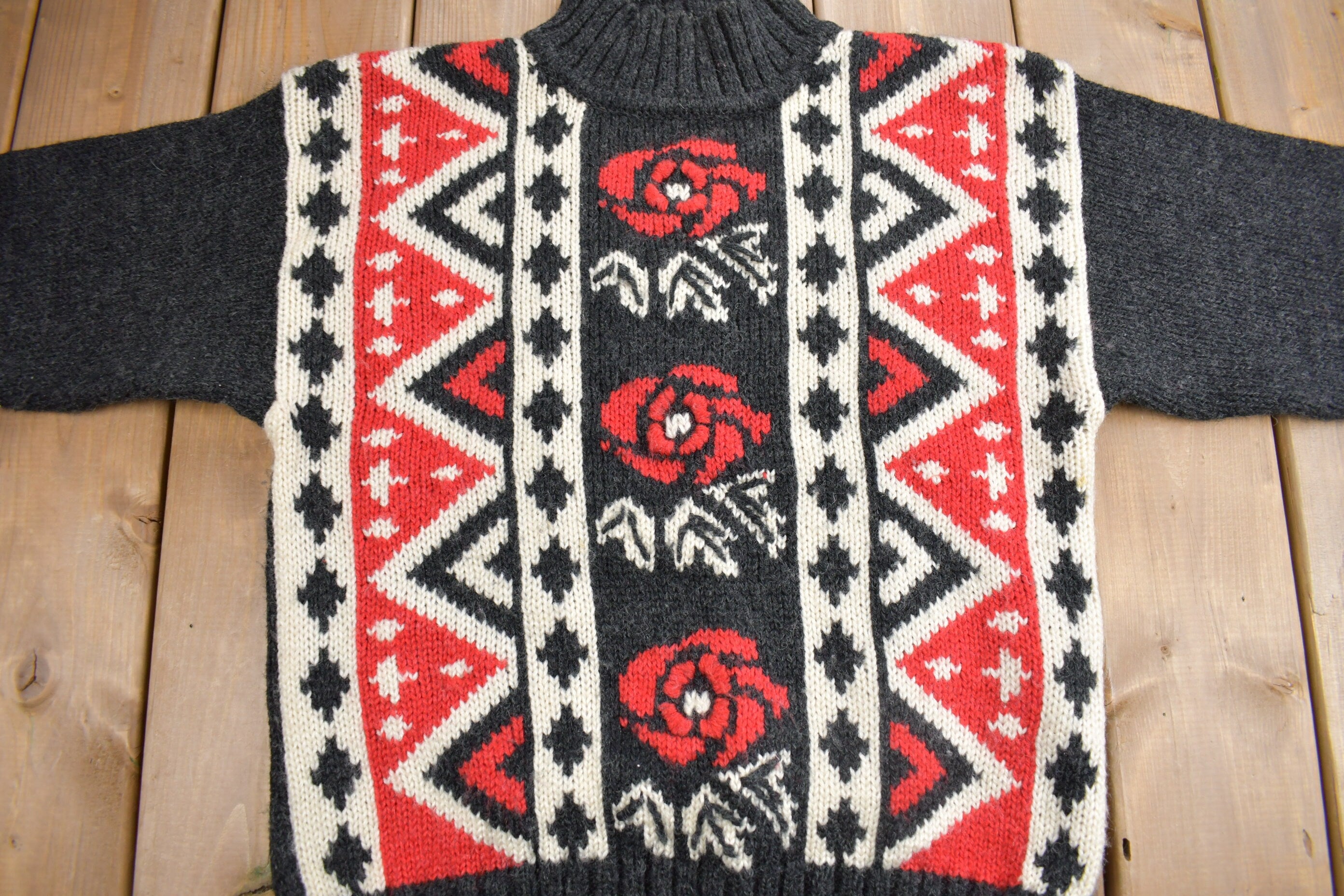 Vintage 1990s Rose Theme Hand Knit Sweater