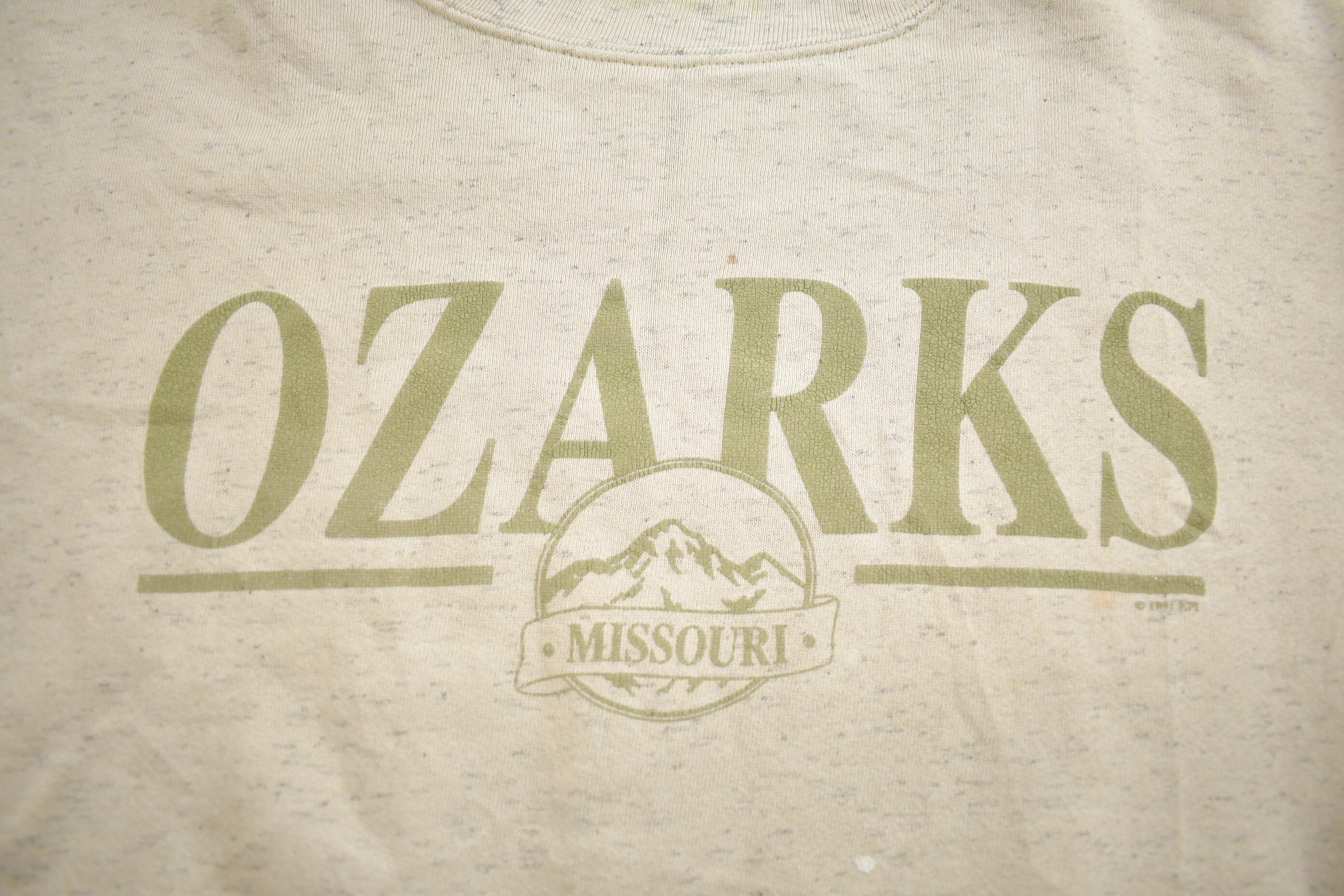 Vintage 1991 Ozarks Missouri Souvenir Travel Crewneck Sweatshirt Made In USA