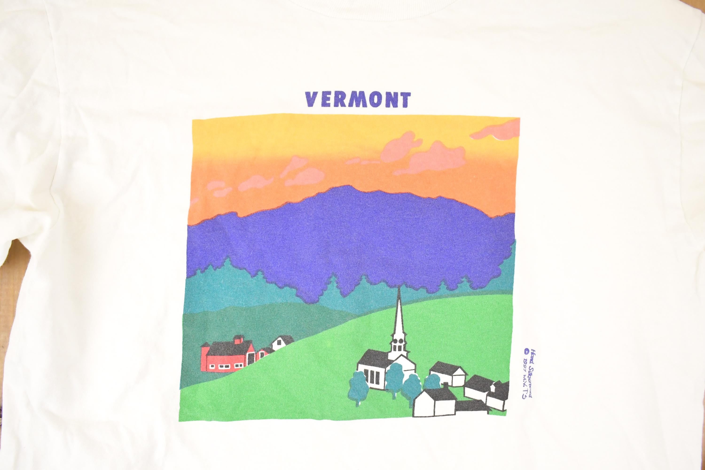 Vintage 1997 Vermont Farm Church Theme Cartoon Graphic Print Crewneck Shirt Men's M