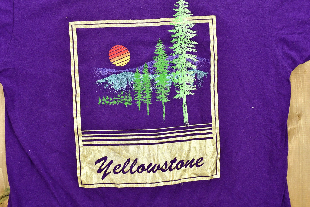 Vintage 1990s Yellowstone National Park Graphic T-Shirt