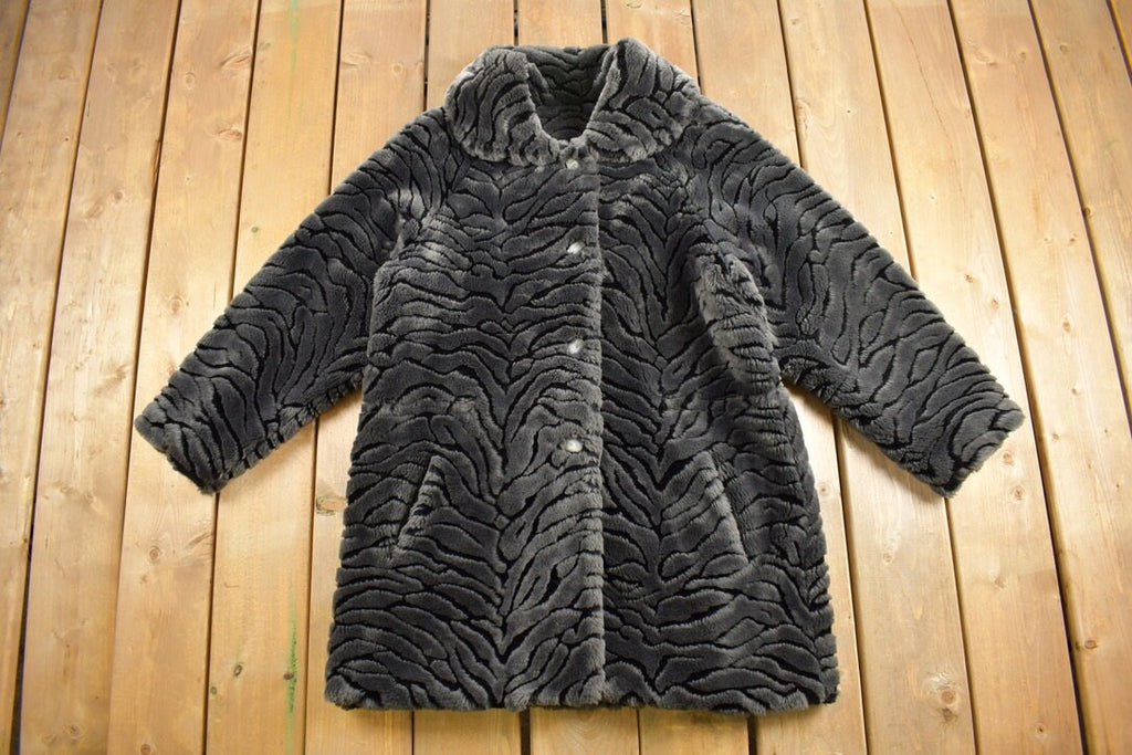 Vintage 1980s Elegant Design Faux Fur Coat