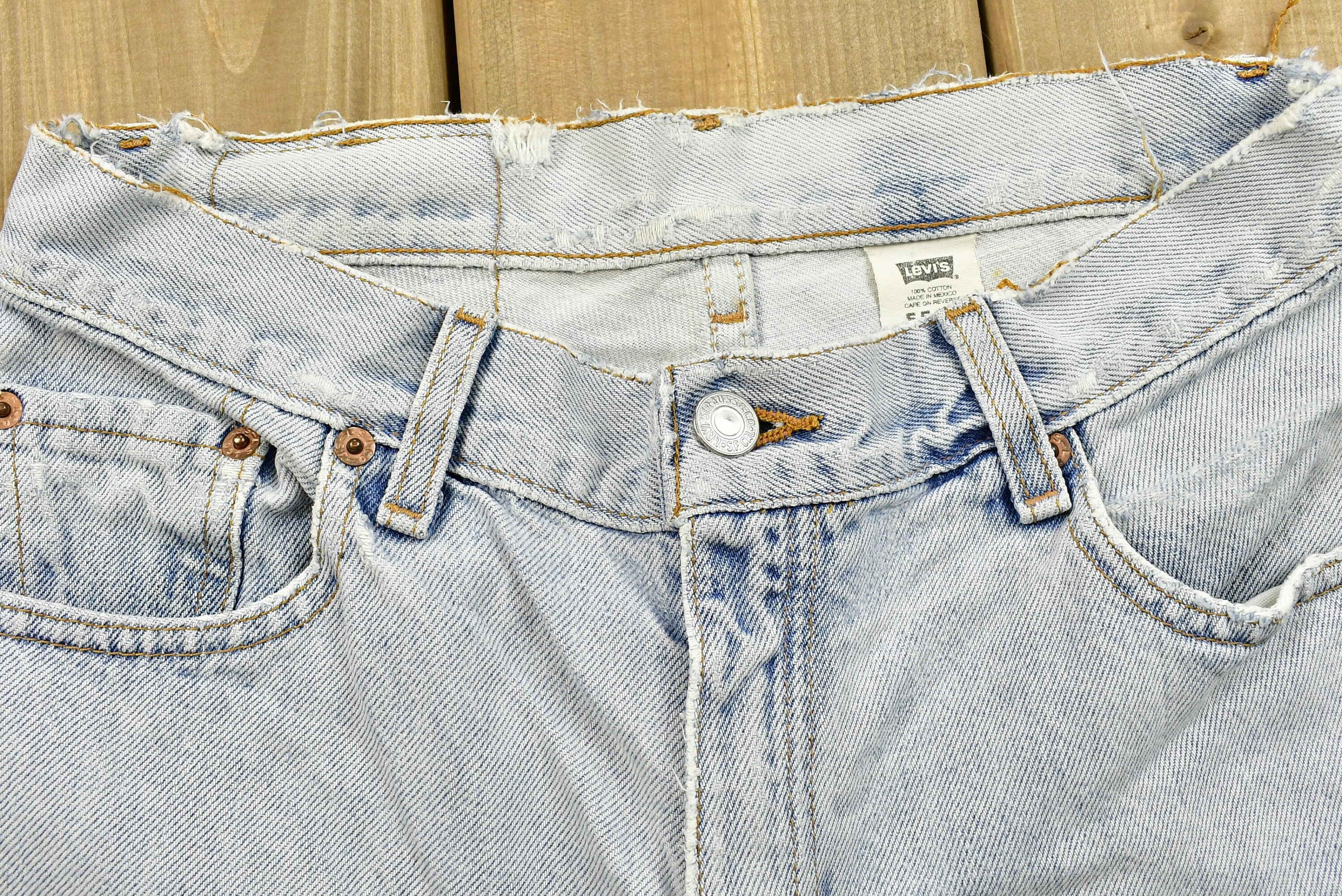 Vintage 90's Levi's 550 Red Tab Jeans Size 8 M