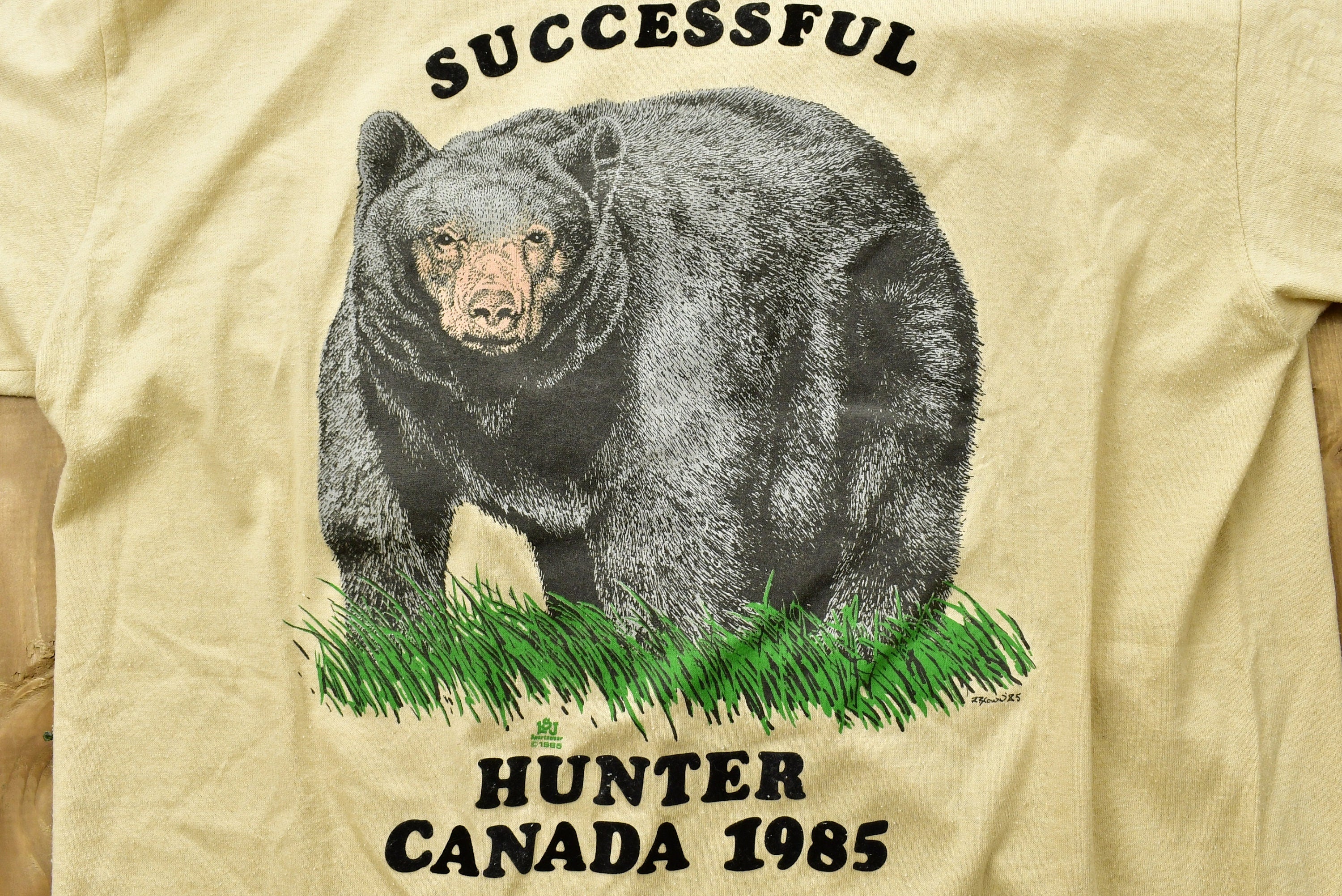 Vintage 1985 Canada Hunting Puff Print T-Shirt